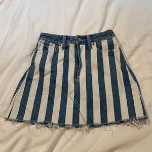 ABERCROMBIE & FITCH Natural Rise Striped Denim Skirt Size 24 or 00.